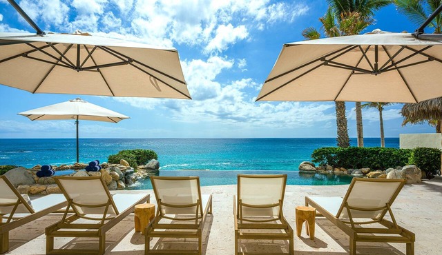 Casa Edwards Too: 5BR Beachfront Villa, Punta Bella near Palmilla, Pool