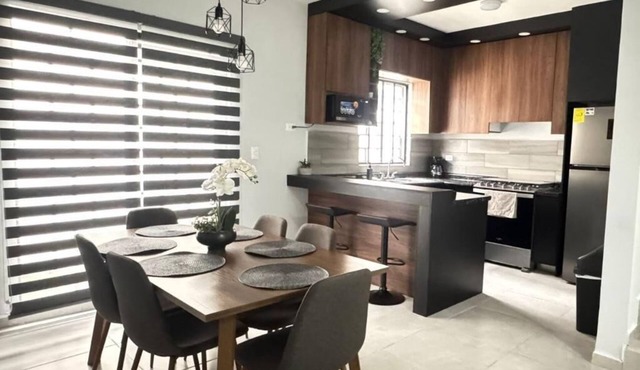 Casa La Amistad. Comfortable home with 3 bedrooms and 2.5 baths in Saltillo