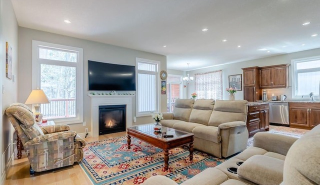 Charming 3BR Bungalow in Trenton in Quinte West