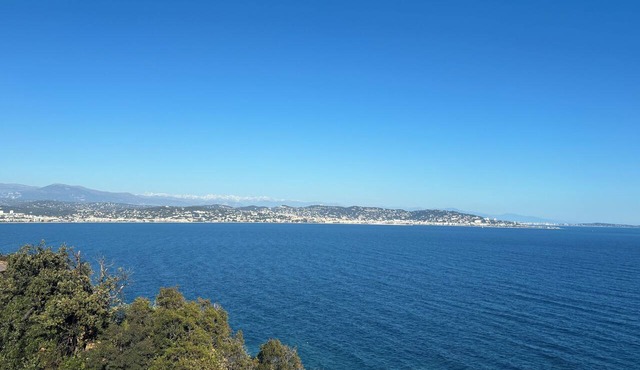 Charming, air-conditioned Provençal villa with panoramic views of the sea and the islands in Théoule-sur-Mer
