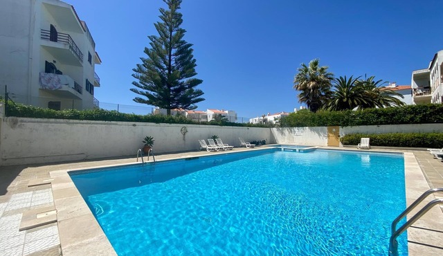 Charming apartment in a quiet area with a pool in Lagos