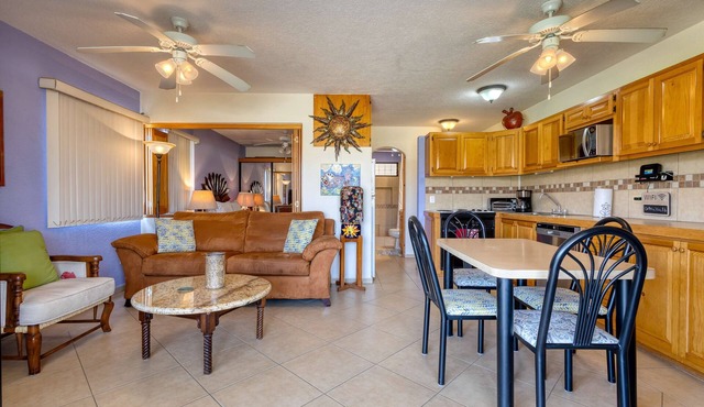 Charming golf-view condo with pool, hot tub, terrace & WiFi