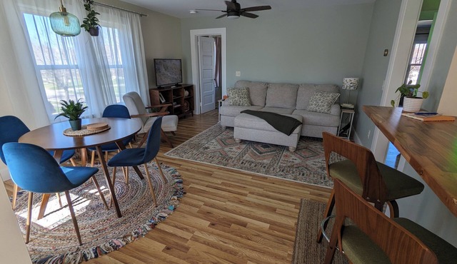Charming & Relaxing Two Bedroom Upper Apartment in the Heart of Fredonia in Fredonia