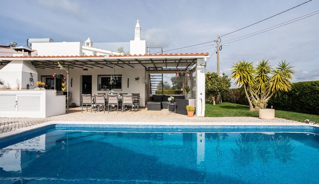 Charming Villa with Private Pool (4V4) in Altura