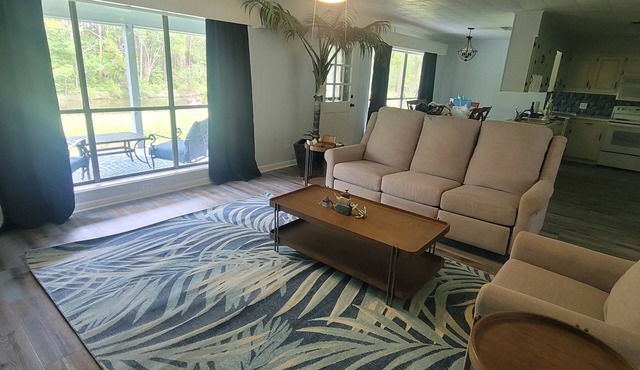 Charming Waterfront 3-bedroom home, 5 minutes from OWA! 15 min to Beach! in Elberta