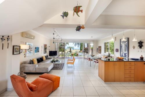 Chelidonia Larnaca Seafront Villa