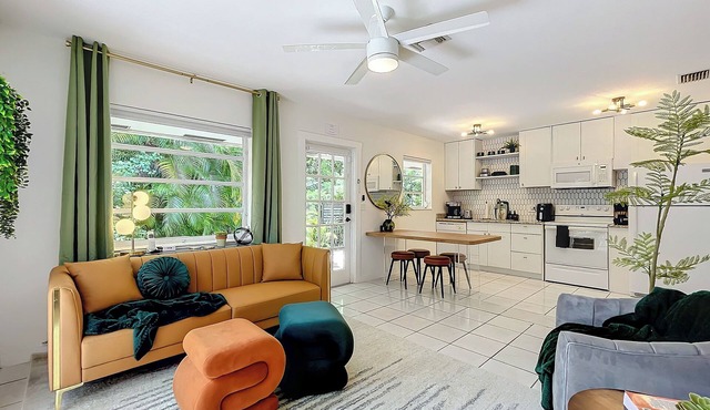 Chic Boho Paradise: Las Olas in Oakland Park