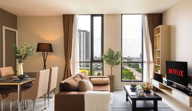 City View · Pool, Gym, Fast Wi-Fi in Watthana