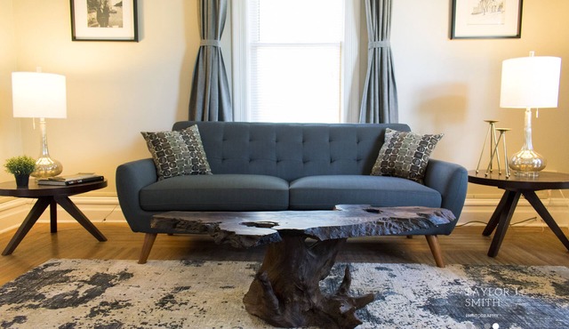 Close to everything! DISCOUNTS for Long Stays- Fully Remodeled in Eau Claire