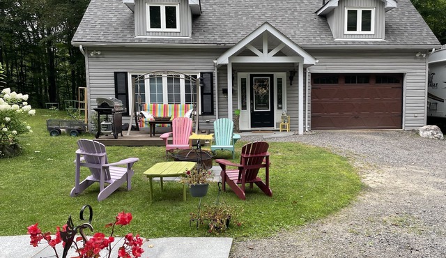 Coach House in forest setting in Bala, Muskoka that has been recently remodeled. in Bala