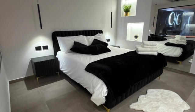 Coco Noir Luxury Villa