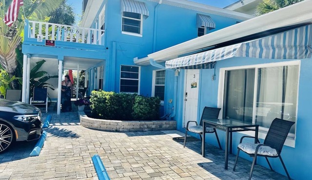Come and enjoy Beachside villa suite #2 Steps from BEACH