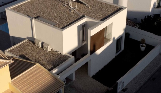 Comfortable Villa Algarve for up to 10 guests in Alcantarilha