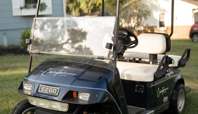 Complimentary Golf Cart - .9 Miles From Square - Hot Tub in Covington