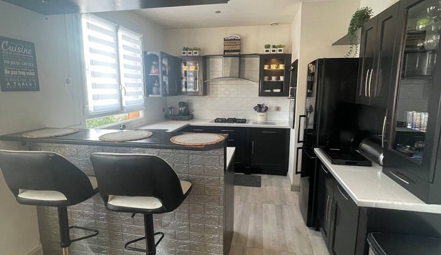 Confortable Maison de Famille 8 à 12 Personnes in Pierrefitte-sur-Seine