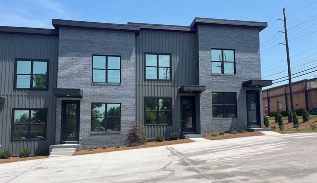 Corporate Condo 2BR , Fast WiFi , Week & Month Stay in Dalton