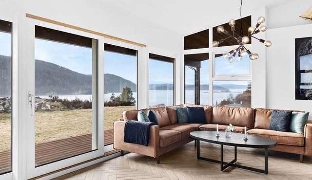 Cottage - Sleeps 14 with Fjord Views