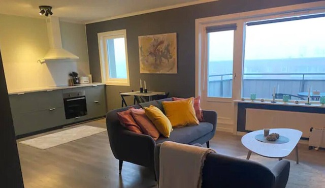 Cozy One Bedroom Apartment With Balcony