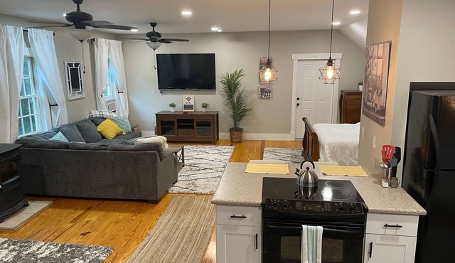 Cozy Studio Loft in Tolland