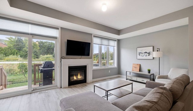 Crosswinds Escape: Townhome Backing on Blue Mtn in The Blue Mountains