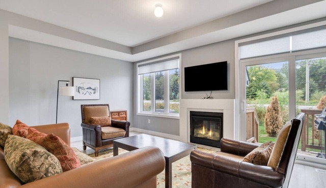 Crosswinds Haven: 3BDR Backing onto Blue Mountain in The Blue Mountains