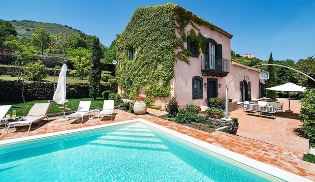 Dimora Ronzini - Four Bedroom Villa, Sleeps 6