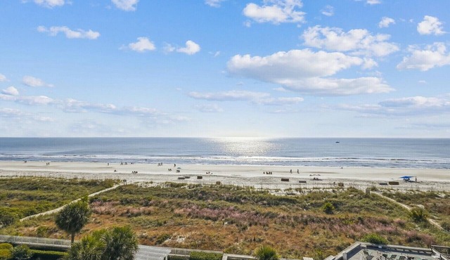 Direct Ocean Front 5th Floor Villa, Steps to Beach and Downtown