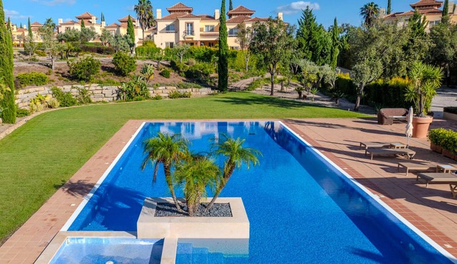 Discover luxury at our 3-Bedroom Linked Villa with communal pool access in Vila Nova de Cacela