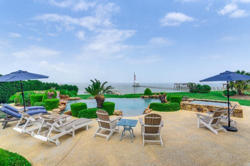 Dock, Infinity Pool! Luxe Villa on Galveston Bay in San Leon