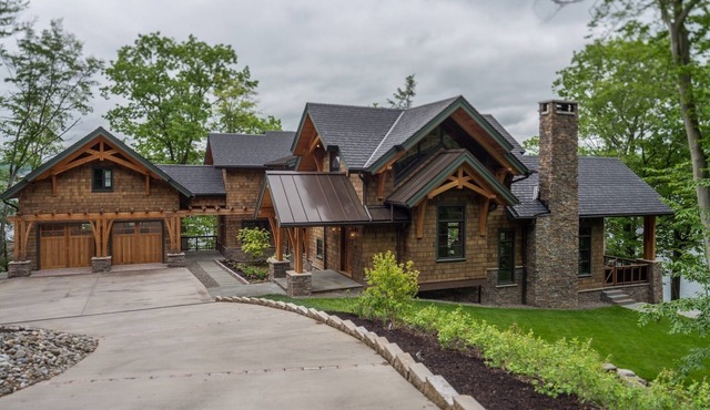 Dramatic Lakefront Timberframe Home in Ithaca
