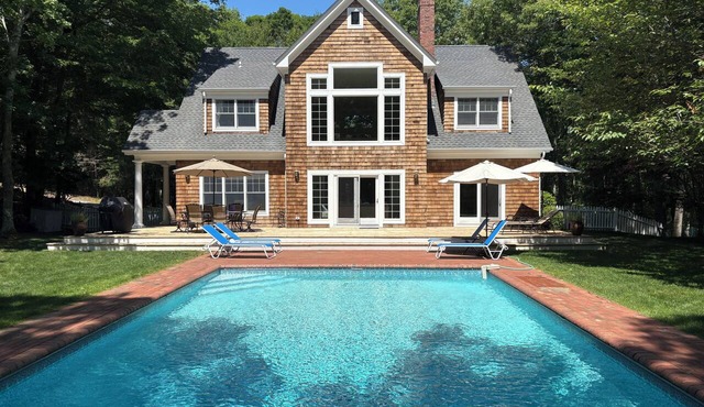 East Hampton- Beautiful 4 Bedroom Home, Large Heated Pool, Private Backyard in East Hampton