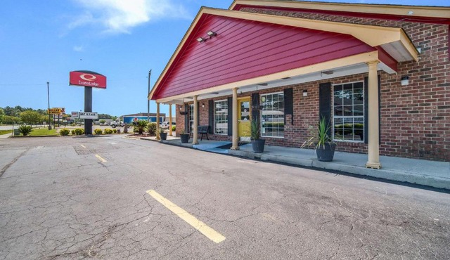 Econo Lodge Santee in Santee