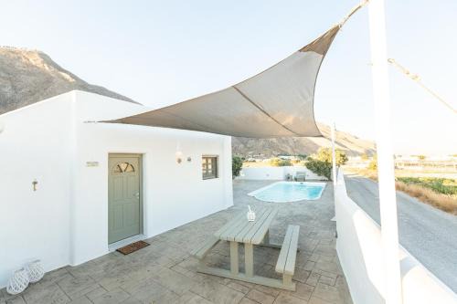 Elixirium villa in Perissa