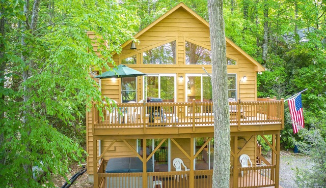 Enchanted Secluded Cabin w/Hot Tub, Fire Pit, and Pets Welcome in Maggie Valley