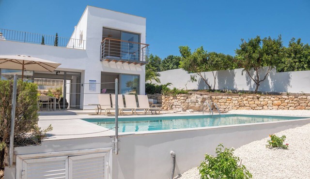 Esprit 27, Fully Renovated 3 Bedroom villa with amazing sea views