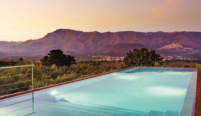 Etna Retreat - Luxury vacation villa with private pool in Sicily