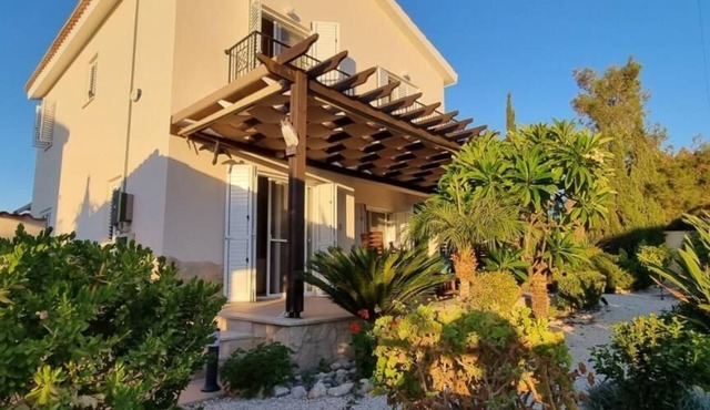 Fab Sea&Mountain View Villa Close to the beach