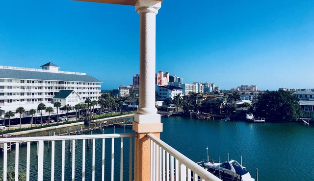 FABULOUS SPRING SALE! 🌸🌼at Luxurious Waterfront condo in Clearwater Beach in Clearwater Beach