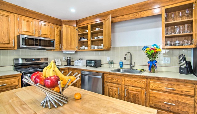 Family-Friendly Cape Cod Home: 2 Mi to Coast! in Cotuit