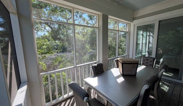 Family-friendly Villa by Ocean. Walk to beach, bike, golf, tennis, fish & pool.