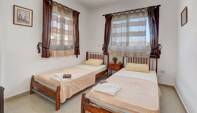 Family friendly villa near the beach in Pernera