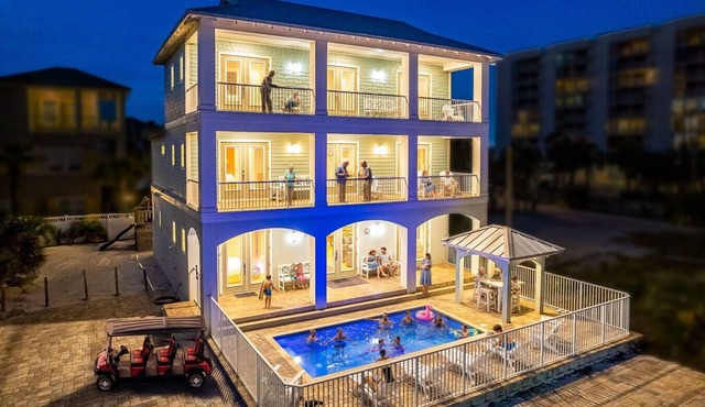 Few steps across from beach, Gulf views, Saltwater pool, Golf cart
