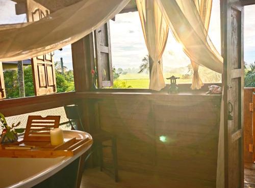 Fieldlight pool Villa in Mae Rim