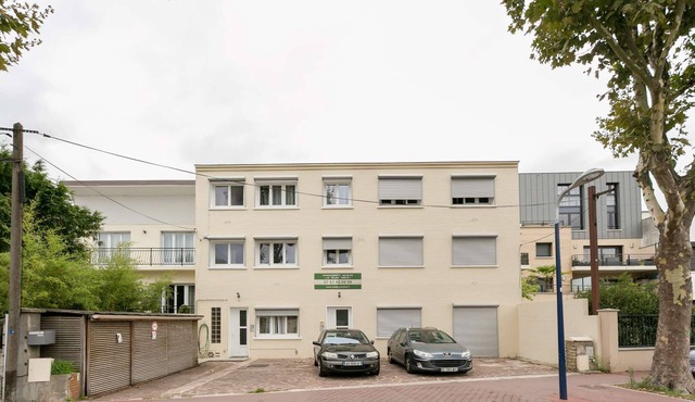 Flat 60 sqm - 90, av. Gal de Gaulle and 108, rue du Parc