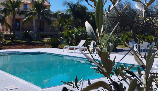 Flower Villa with large private pool and wellness for exclusive use
