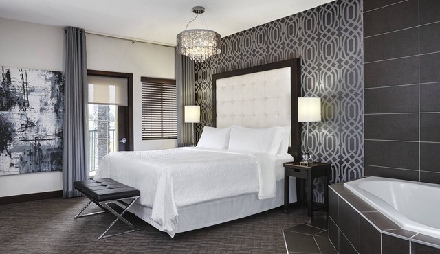 Four Points by Sheraton Hotel & Suites Calgary West in Calgary