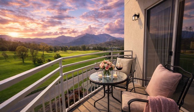 FREE Dollywood Ticket Golf Vista 141 Spacious Condo on Golf Course