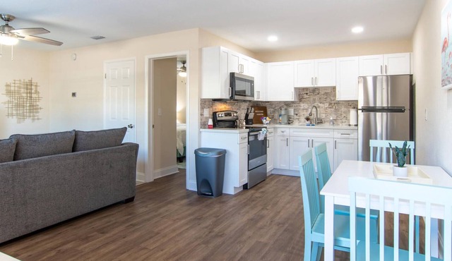 Fully Updated! Dunedin/Clearwater Cottage!