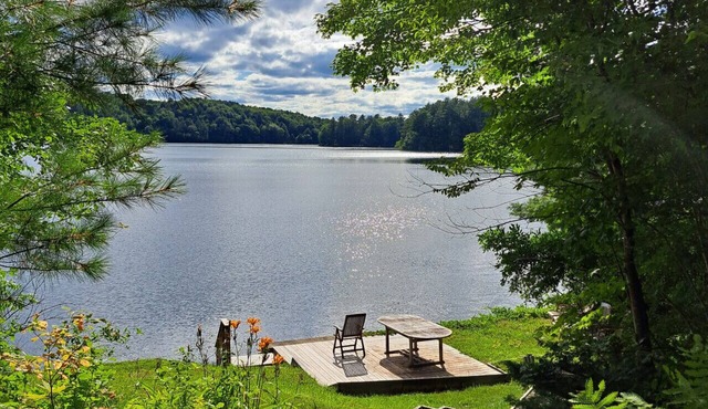Garfield Grounds | Lakeside Guest Cottage Dock
