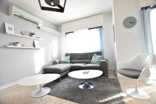 Glabur Stays - The Cozy 2 BDR - Nicosia City, Free Parking & Wifi, Welcomes You!